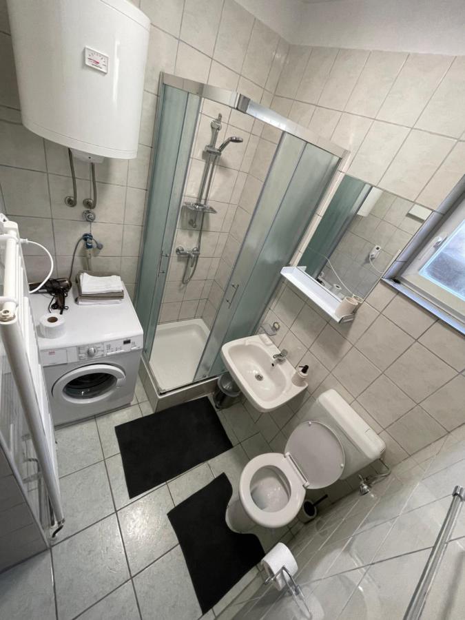 Apartman Ana Vrlika エクステリア 写真