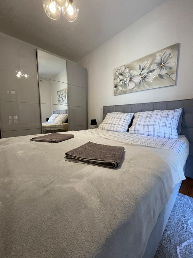 Apartman Ana Vrlika エクステリア 写真