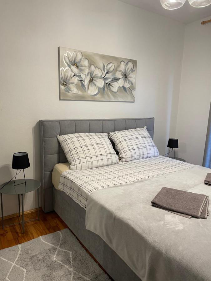 Apartman Ana Vrlika エクステリア 写真