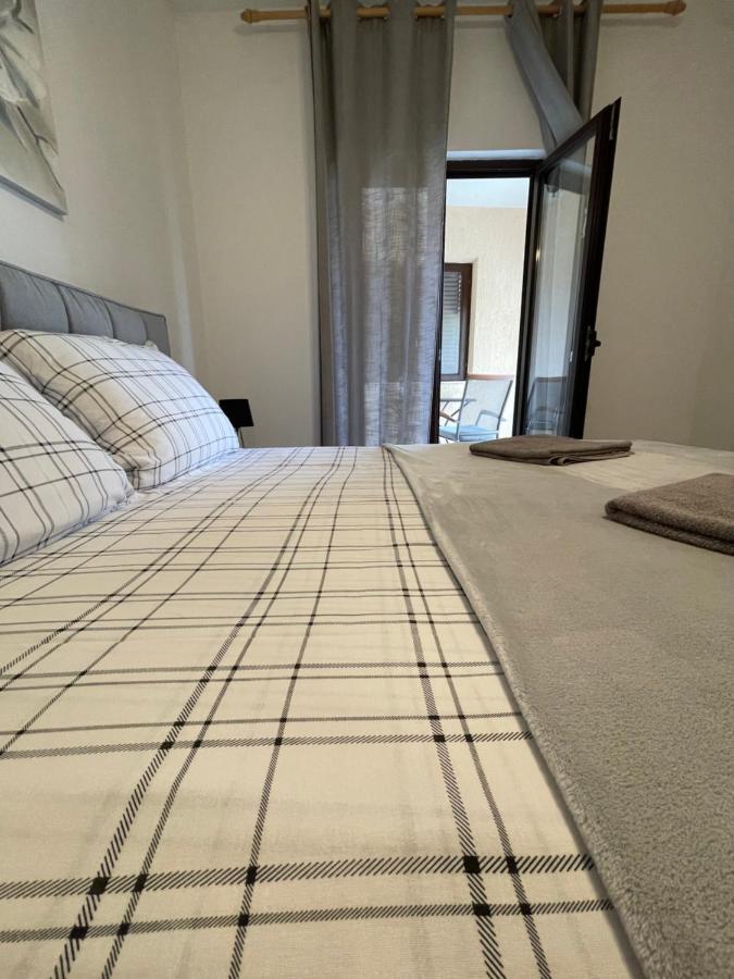 Apartman Ana Vrlika エクステリア 写真