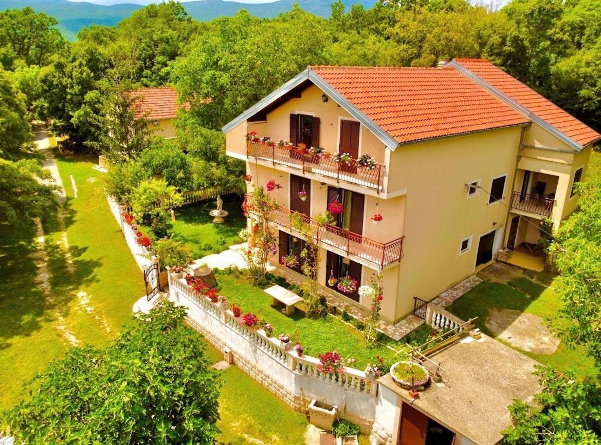 Apartman Ana Vrlika エクステリア 写真
